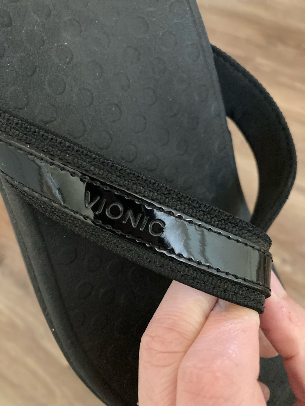 Vionic Black Womens Flip Flop Sandals Sz 10 - Picture 3 of 8